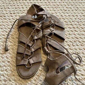 Old navy tan suede Gladiator Sandals/flats size 9